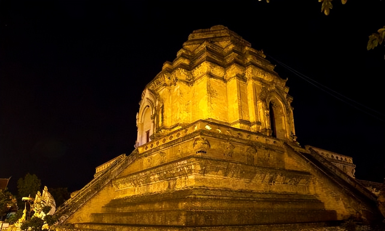 清迈_清迈契迪龙寺旅游_泰国佛教寺庙