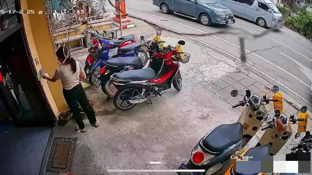 清迈_清迈酒店偷拍二维码事件_中国青年酒店前台偷拍