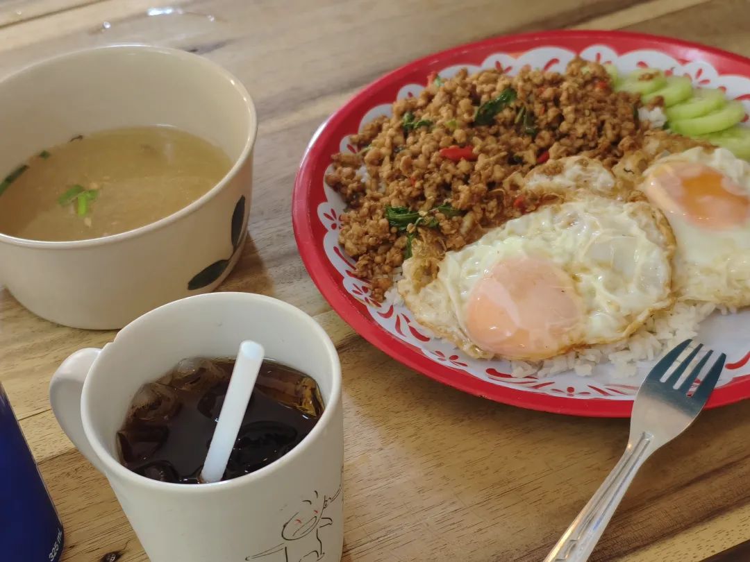 清迈周末夜市美食推荐_清迈塔佩门夜市攻略_清迈