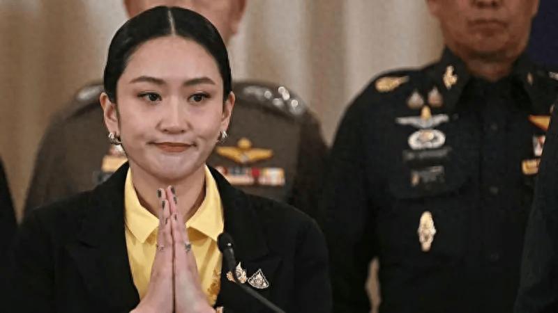 泰国总理通话录音泄露引发政治风暴！佩通坦含泪致歉为哪般？