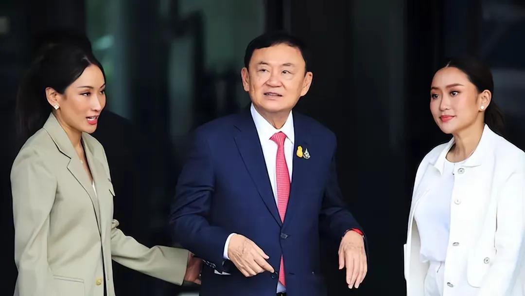 他信出手助女_泰国总理女儿信任危机_泰国