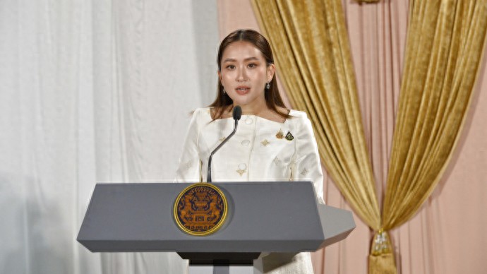 泰国总理通话录音引争议，执政联盟第二大党为何退出？