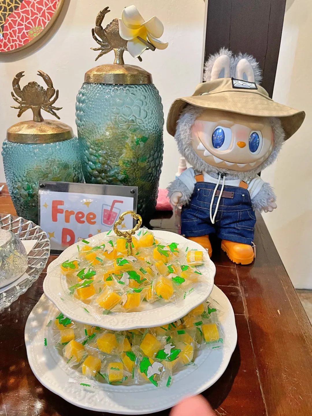 前台偶遇顶流Labubu