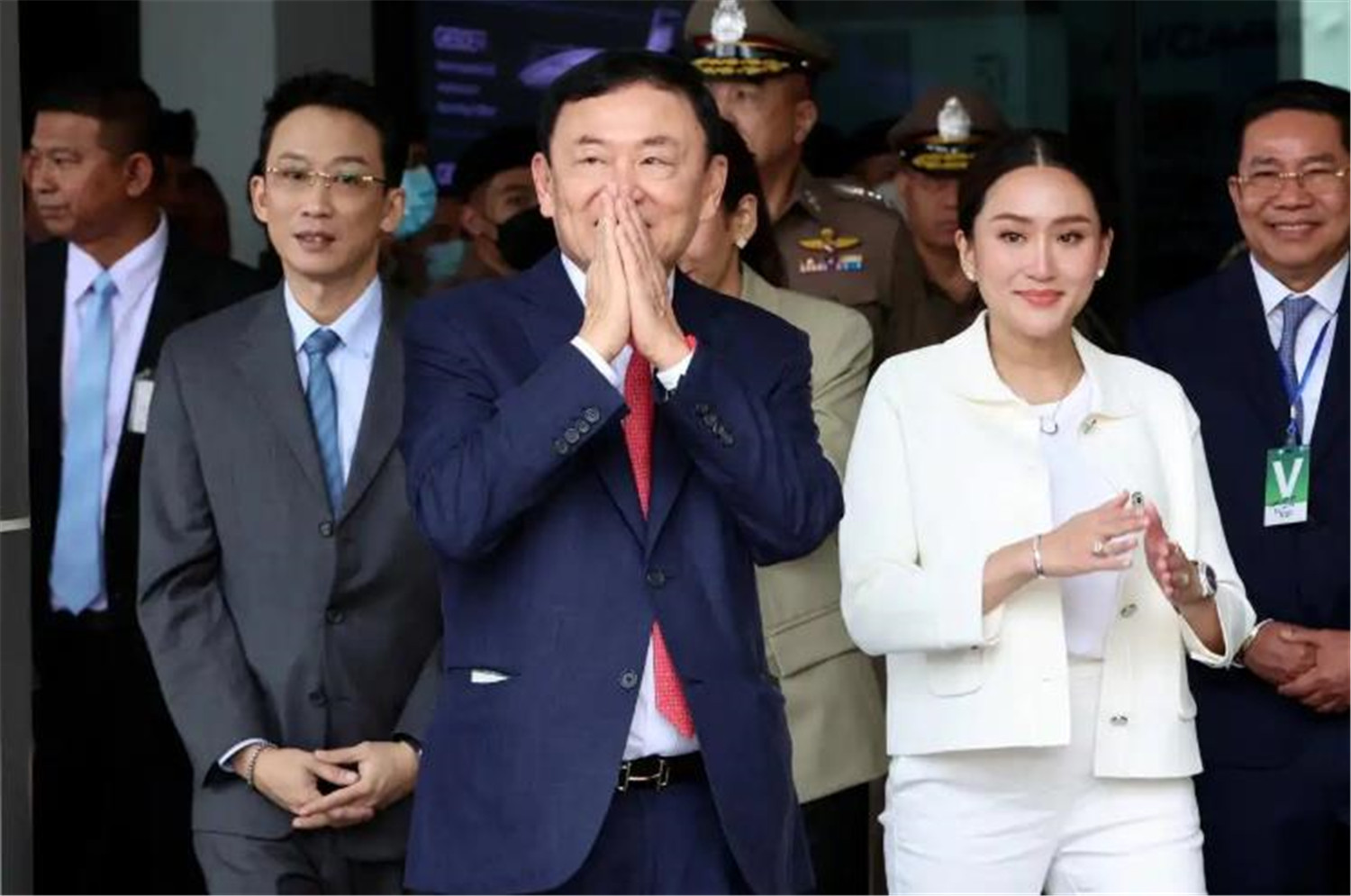 泰国_泰国美女总理停职 冲突发酵 泰国柬埔寨领土纷争