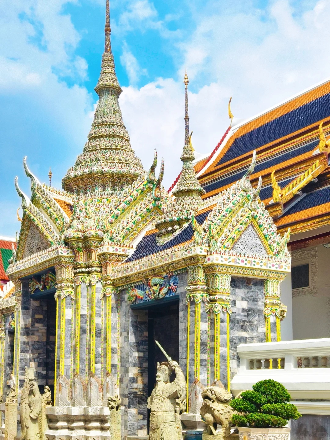 泰国旅行导游故事_泰国旅行小寺庙体验_泰国旅游