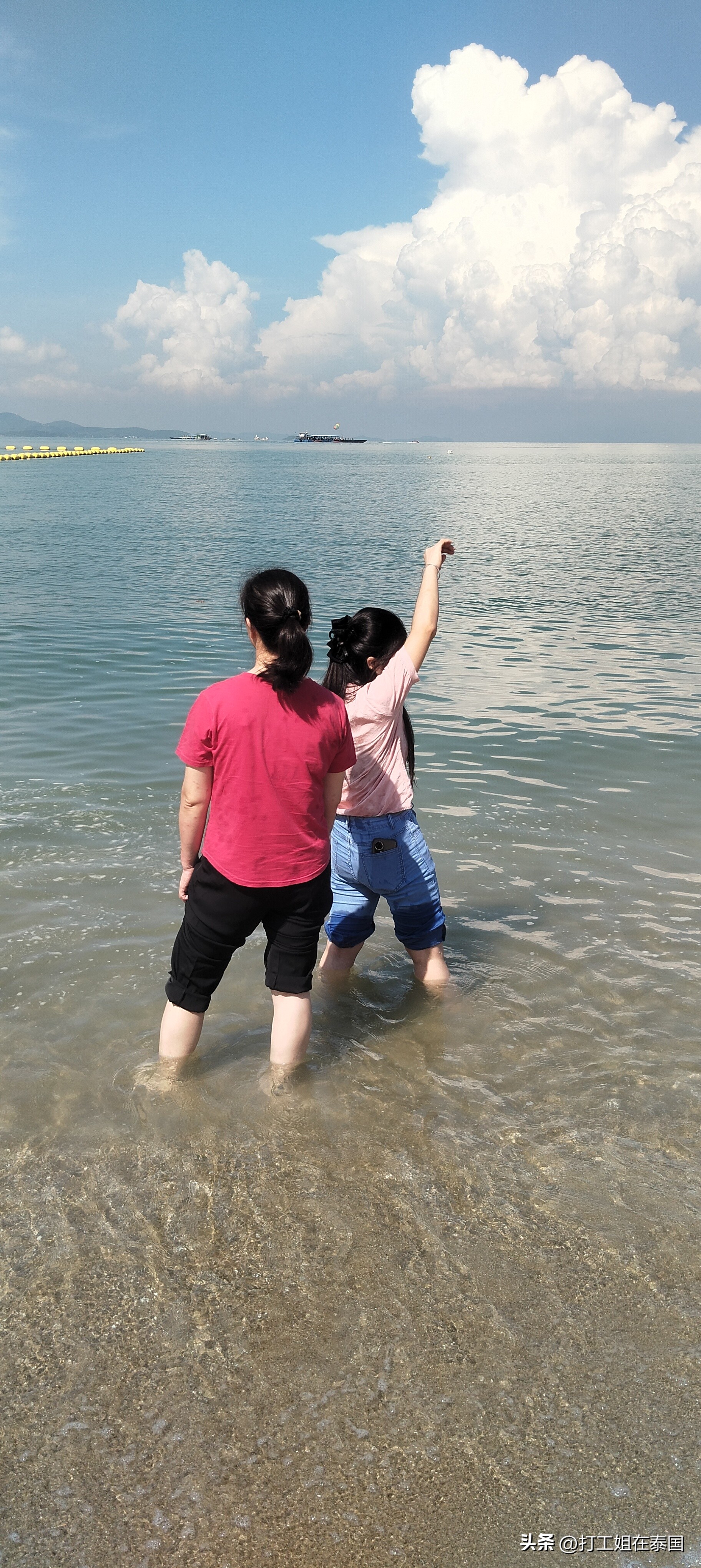 泰国芭提雅格兰岛跳伞体验_芭提雅格兰岛旅游攻略_芭提雅