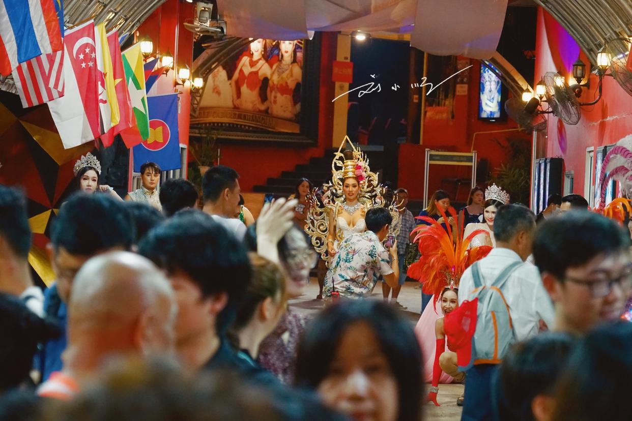 泰国_泰国旅游特色_泰国人妖表演