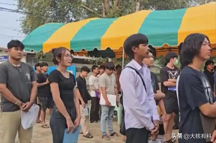 泰国_泰国人妖产业_泰国人妖文化