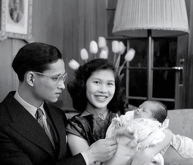 泰国前王后逝世 中泰贸易影响 榴莲山竹物流_泰国中国超市