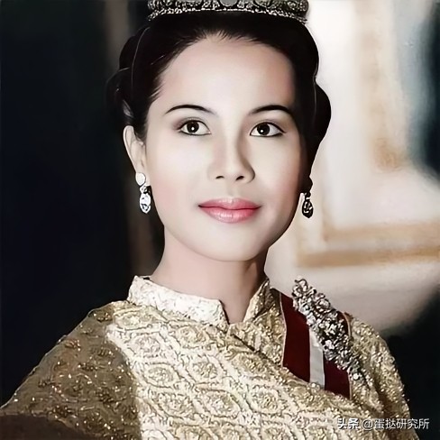 曼谷_曼谷诗丽吉王太后葬礼 王室权力微调 王子接班问题