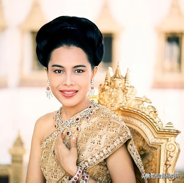 曼谷_曼谷诗丽吉王太后葬礼 王室权力微调 王子接班问题