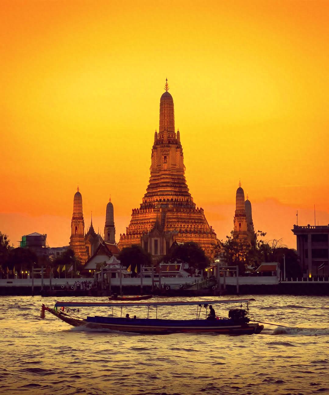 泰国人妖表演观赏_泰国曼谷佛庙旅游_泰国旅游