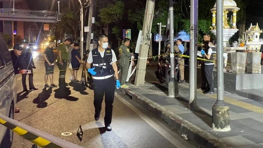 泰国基金会财务纠纷_曼谷救援志愿者枪战_曼谷