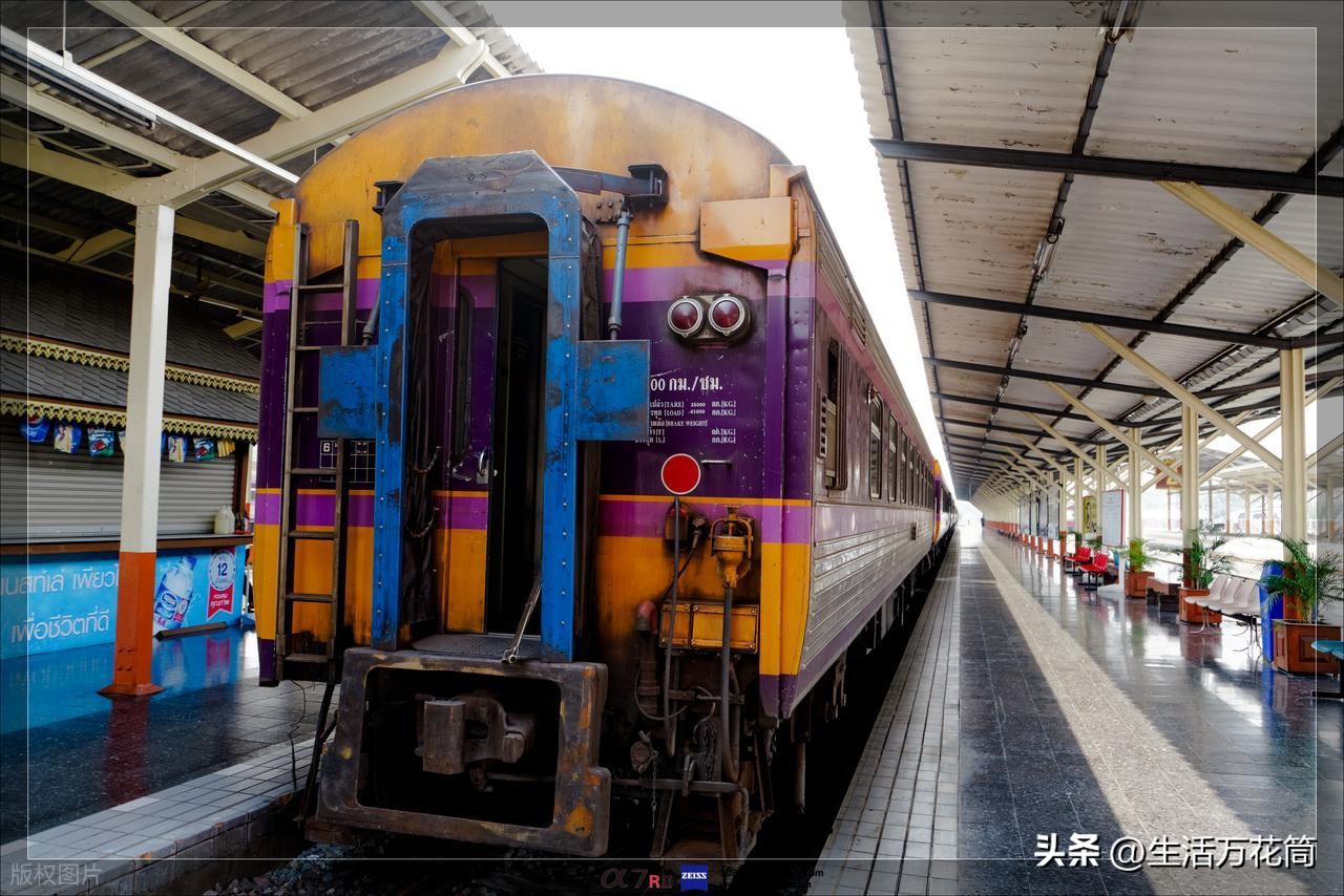 清迈山城佛国 时空折叠 文化共生 _清迈_ 清迈兰纳王朝寺庙 咖喱面美食文化