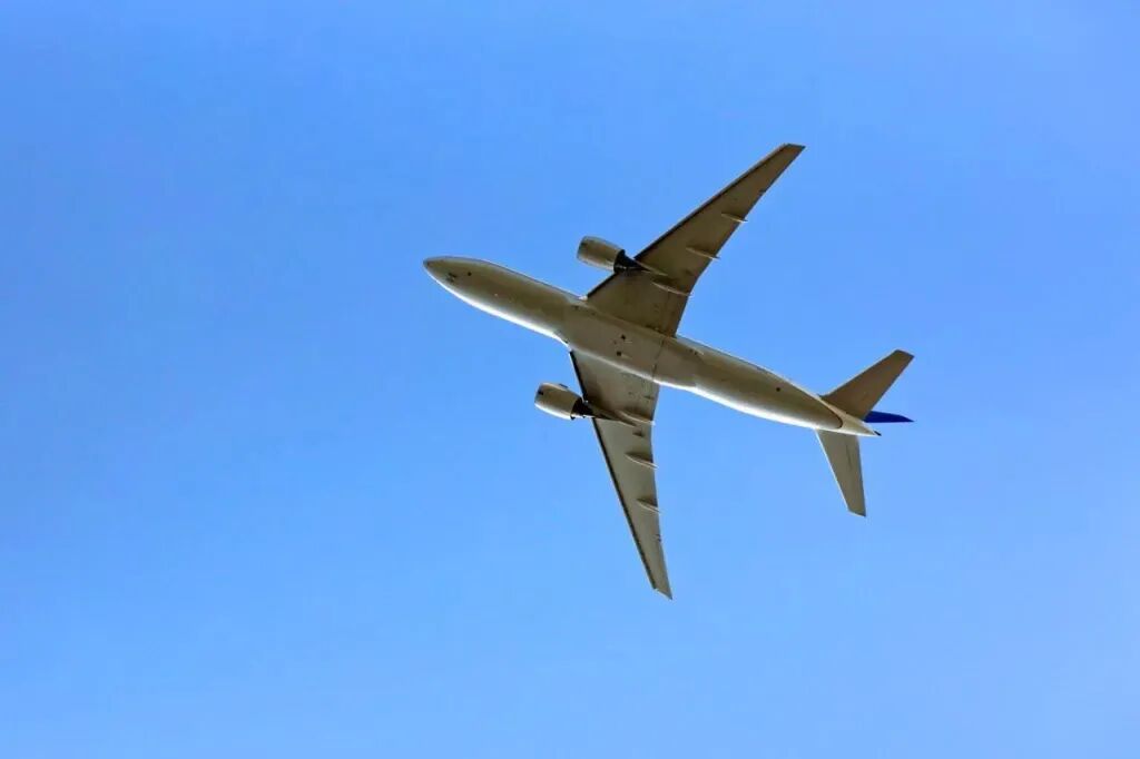 泰国旅游收入增长原因分析_泰国旅游业游客减少收入反增_泰国旅游