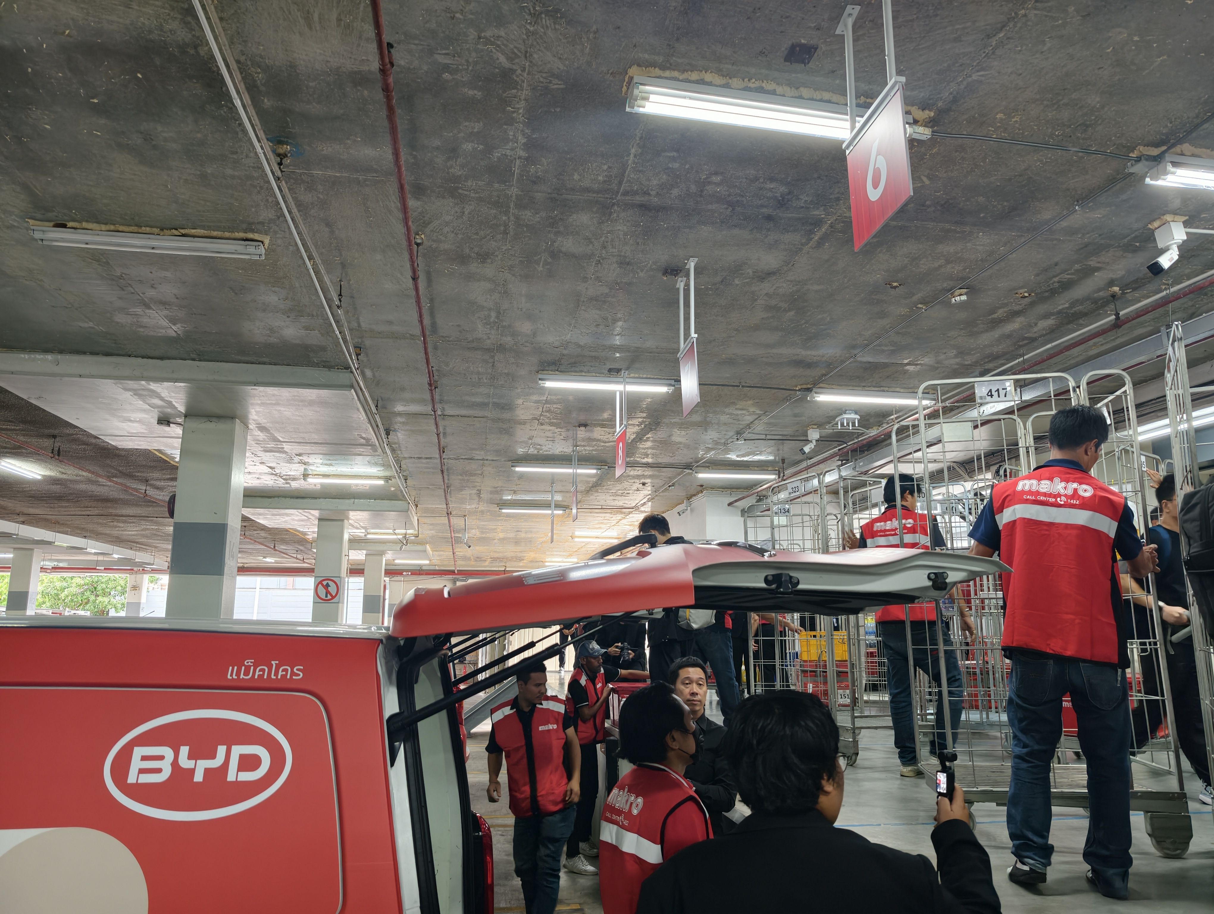 泰国华人超市_东南亚零售转型_中国物流科技