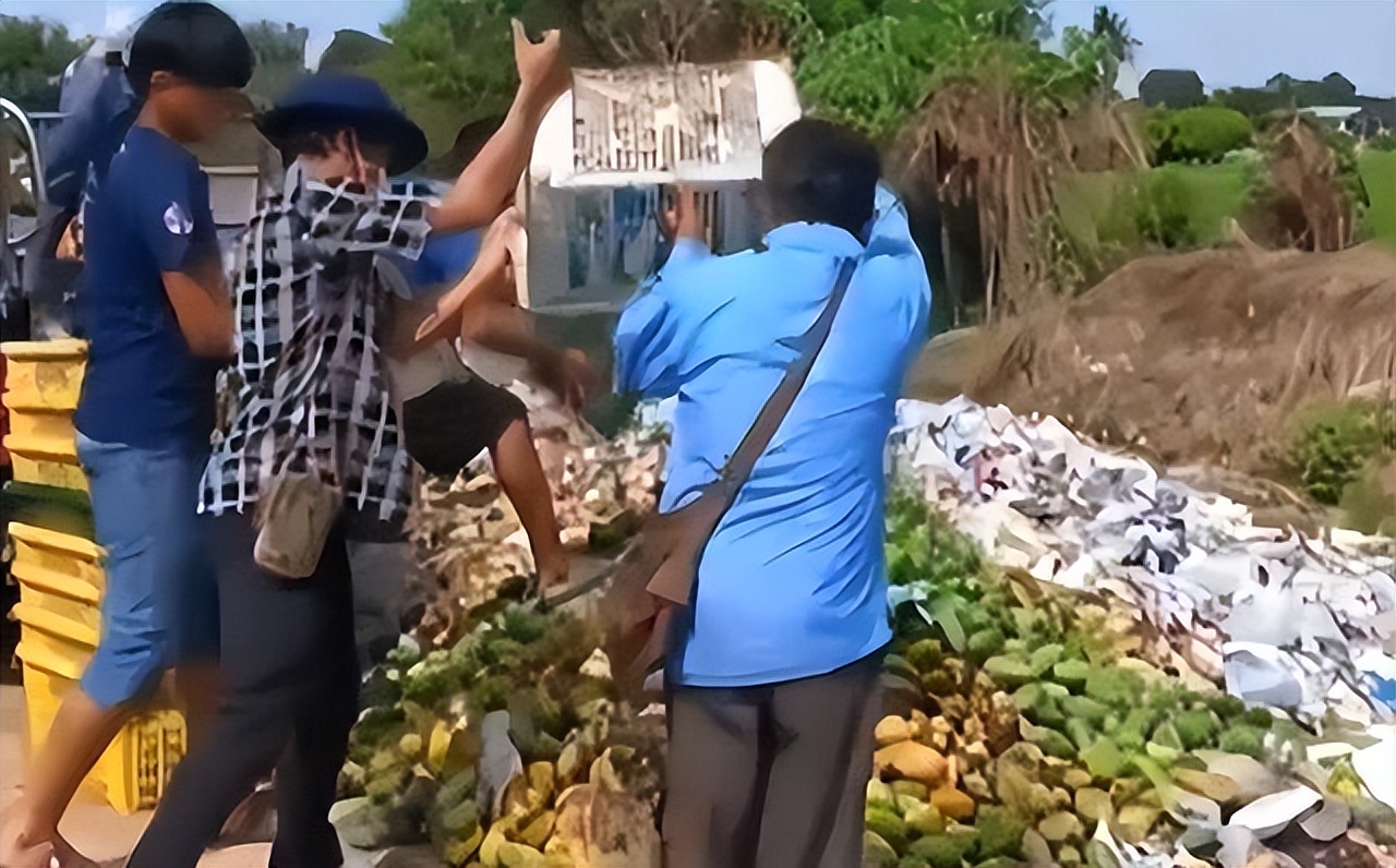 曼谷中国超市_泰国水果摊中文标语_泰国游客数量下降原因