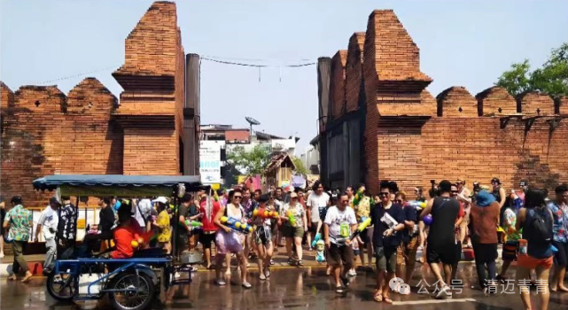 清迈古城白象门顶奢公寓_清迈_清迈世界文化遗产顶奢公寓项目