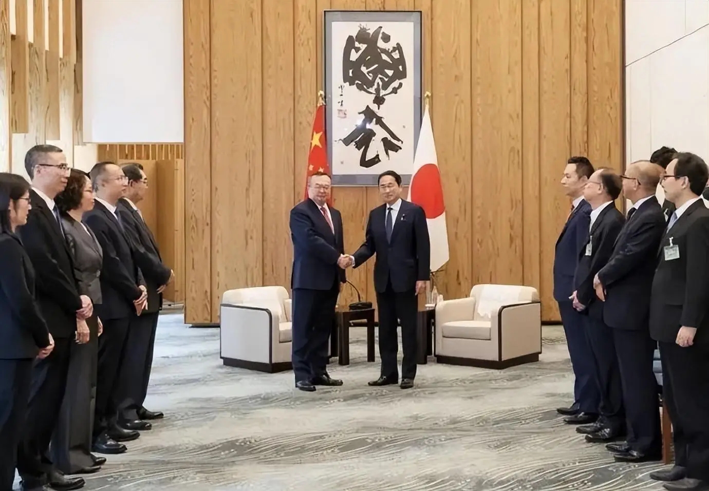 日本最后两只熊猫回国_泰国熊猫超市_大熊猫国宝经济产业链