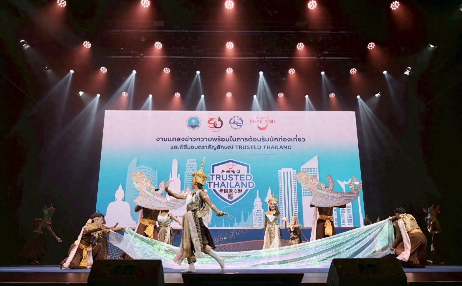 泰国免签+专属新年礼！中国游客为何成为泰国最想拥抱的挚友？