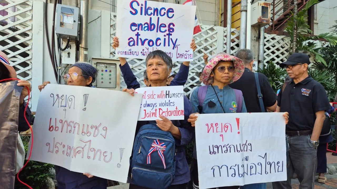 泰国_泰国反对外国干预_泰国红衫军集会